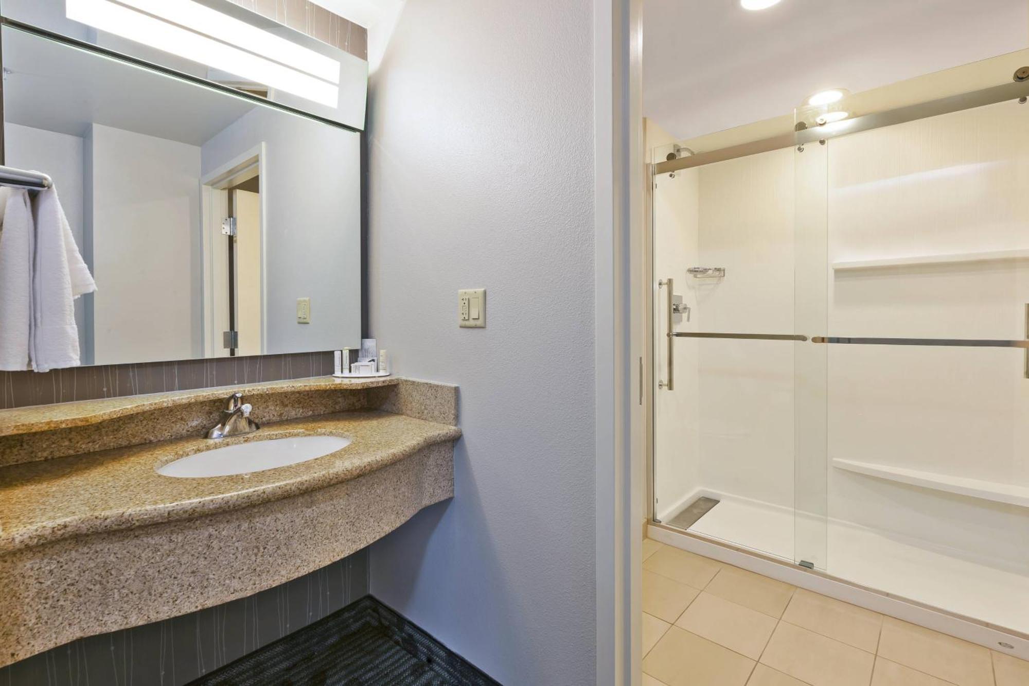 Courtyard By Marriott Oklahoma City Downtown Экстерьер фото