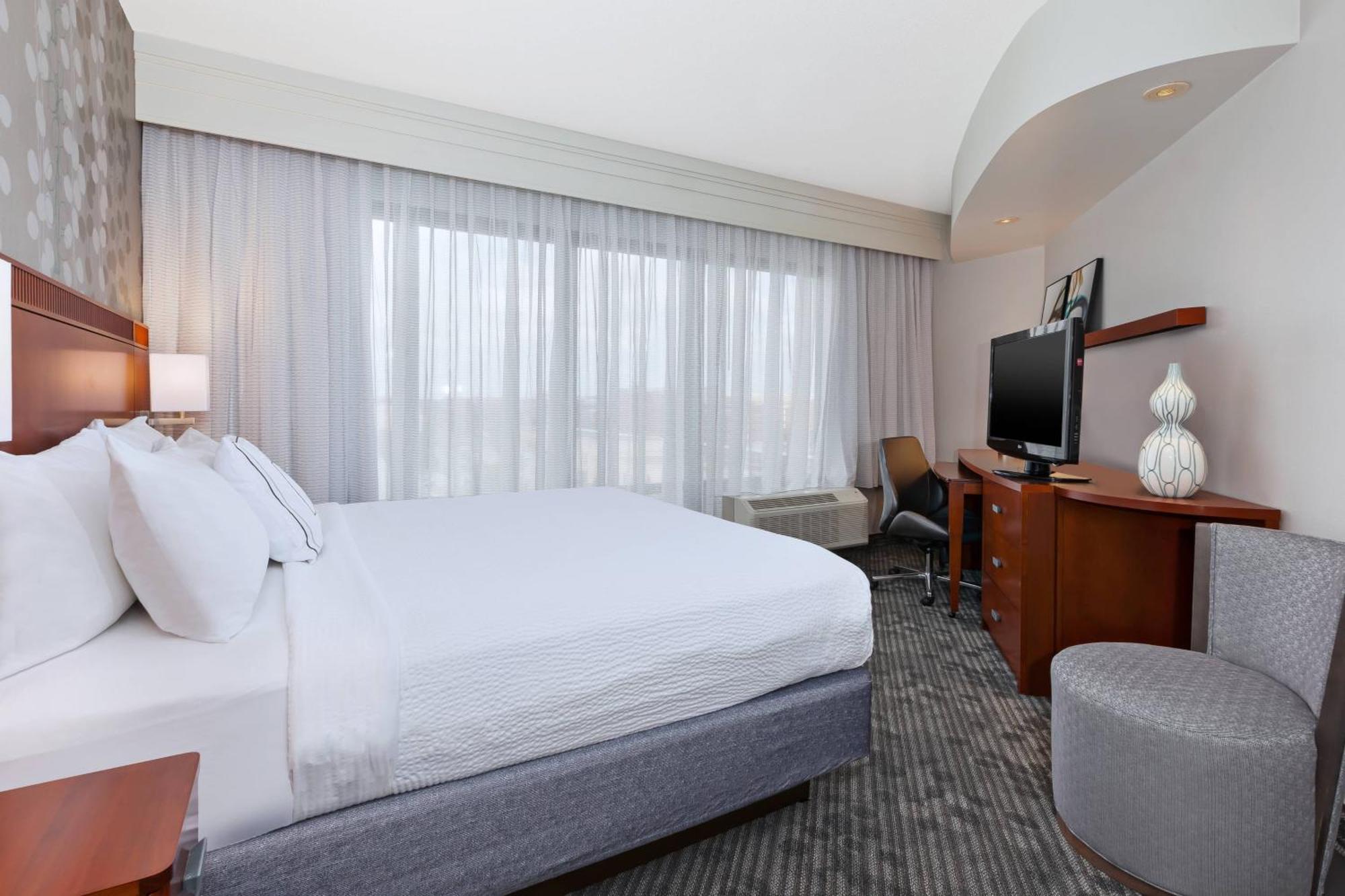 Courtyard By Marriott Oklahoma City Downtown Экстерьер фото