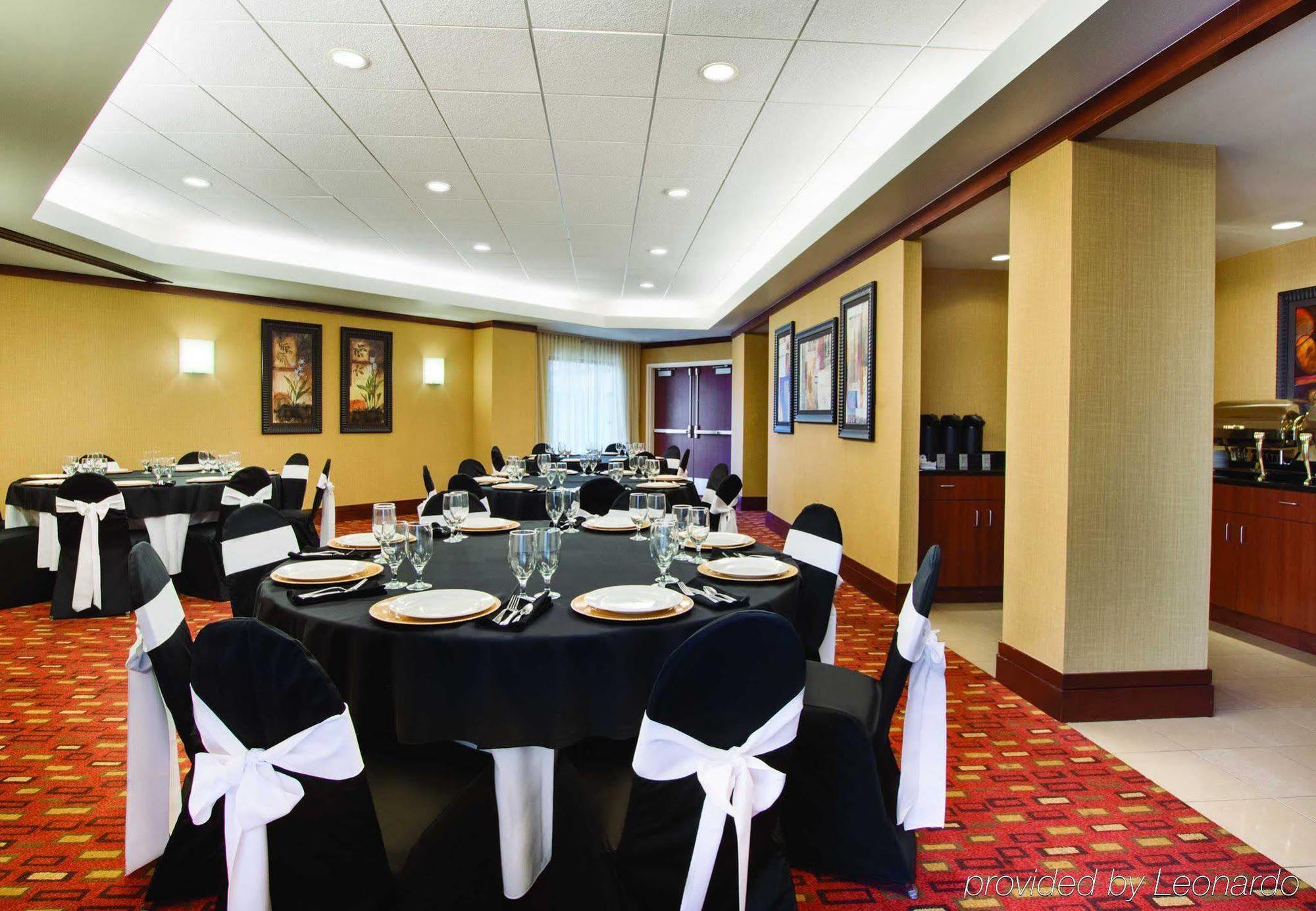 Courtyard By Marriott Oklahoma City Downtown Экстерьер фото